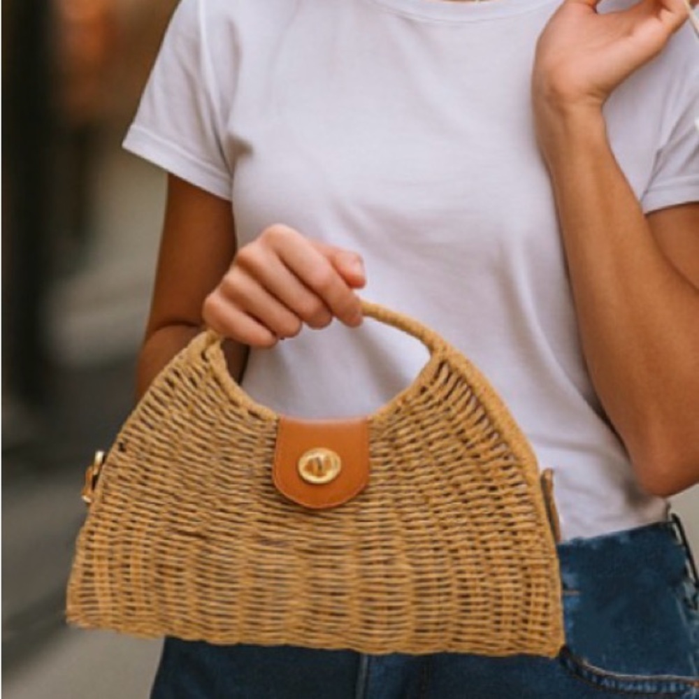 Tan Woven Handbag w/Shoulder Strap